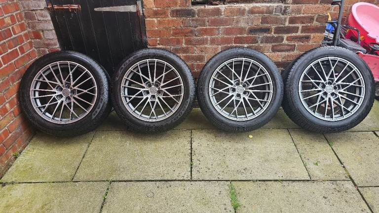Velare VLR07 alloy wheels + Goodyear Eagle F1 tyres 