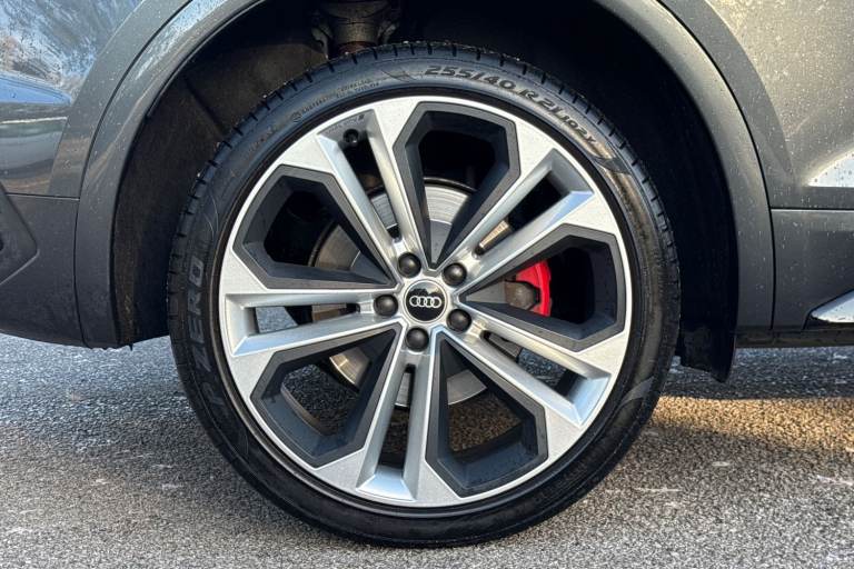 2022 Audi Q5 Edition 1 40 TDI quattro 204 PS S tronic SUV DIESEL Automatic