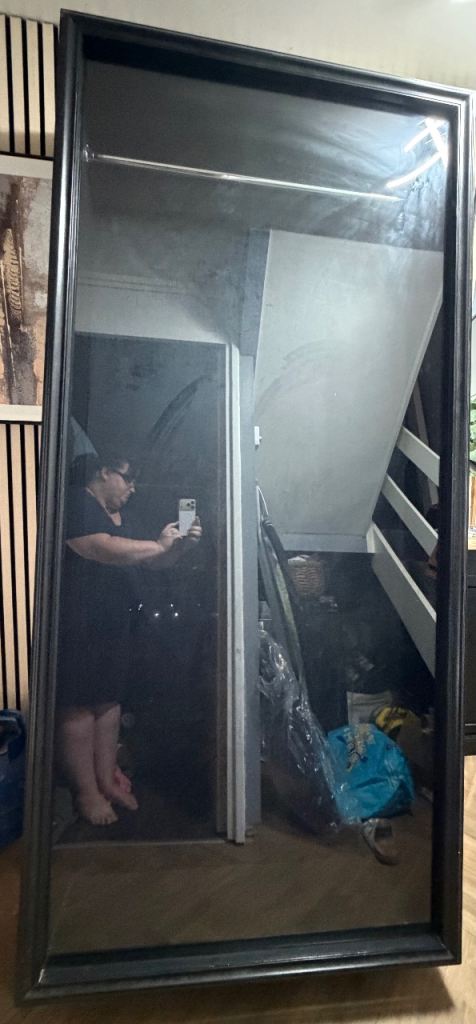 Black display unit with Hanging Rail and Good Condition