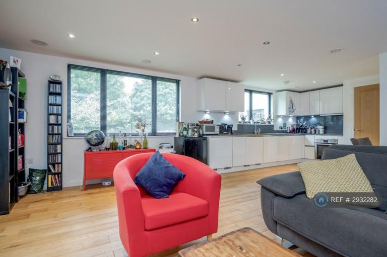 2 bedroom flat in Ladywell Road, London, SE13 (2 bed) (#2932282)