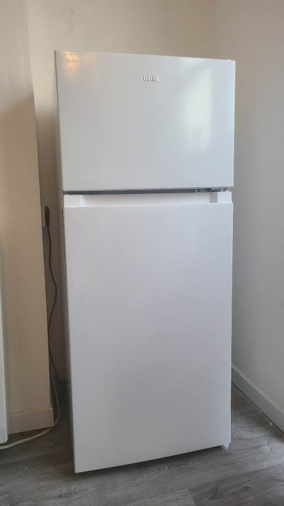 White LOGIK Fridge Freezer