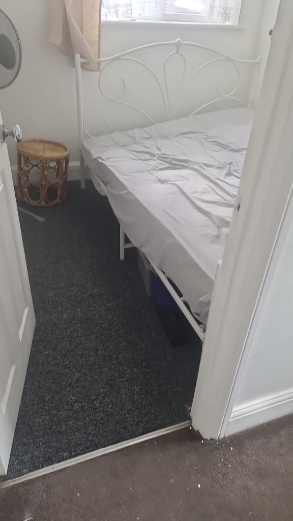 Small Room to Let