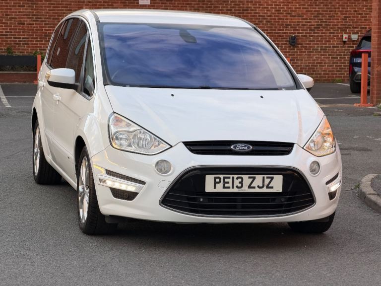 Automatic 2013 Ford, S-MAX, Titanium 2.0 TDCi Diesel 5 doors White 7 Seater