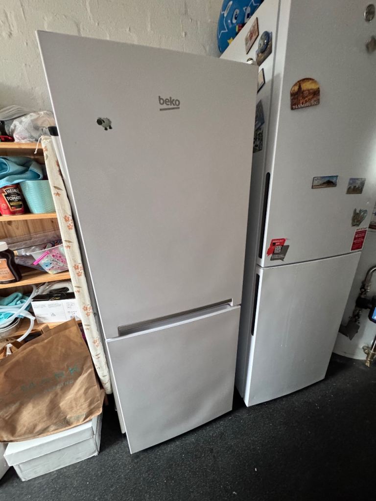 Beko Fridge Freezer CSG1562W – Freezer Works – Spares or Repair