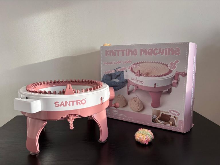 SANTRO 48-Needle Knitting Machine – Like New