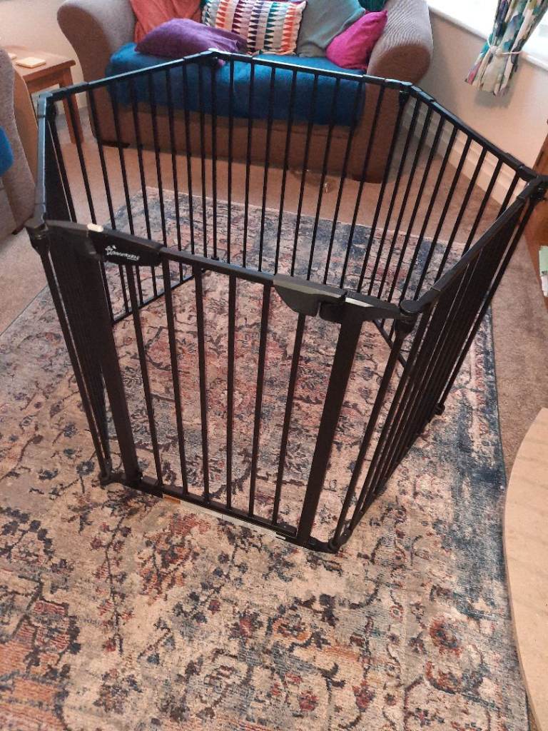 Dreambaby playpen 