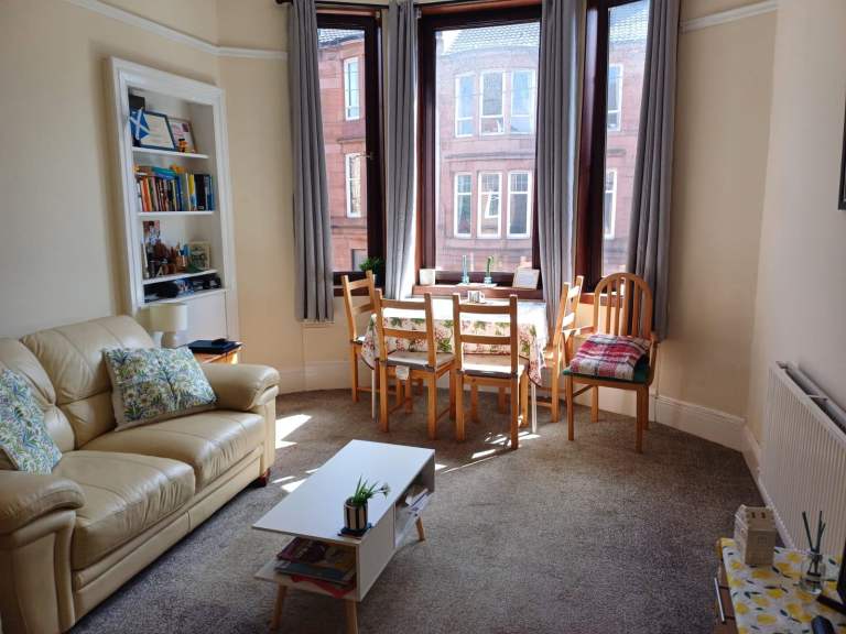 Room Available, West End