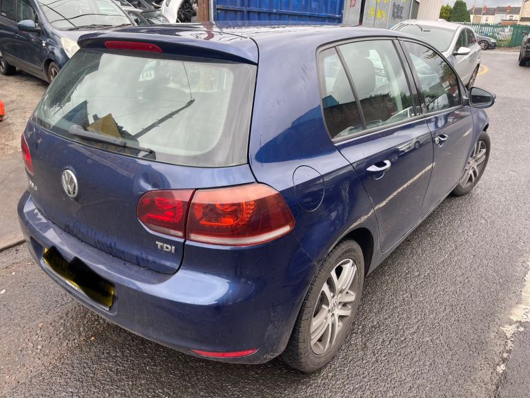 2011 Vw Golf Mk6 2.0tdi CBD 5speed Blue BREAKING parts