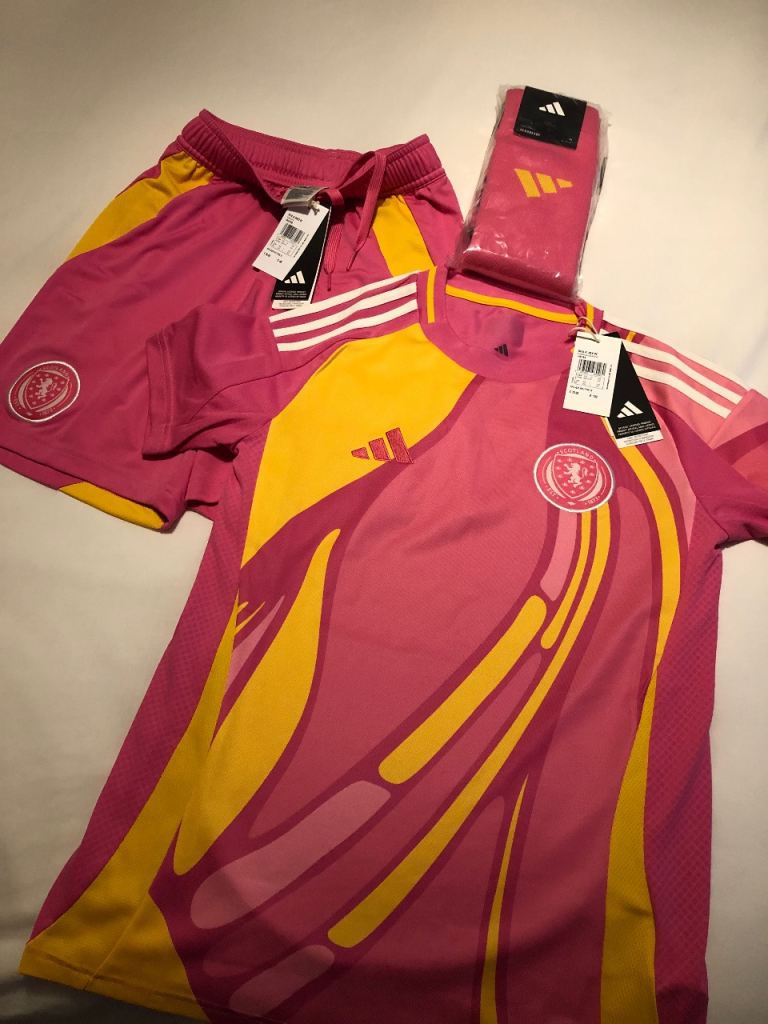 Scotland Away football Full strip - New with tags  