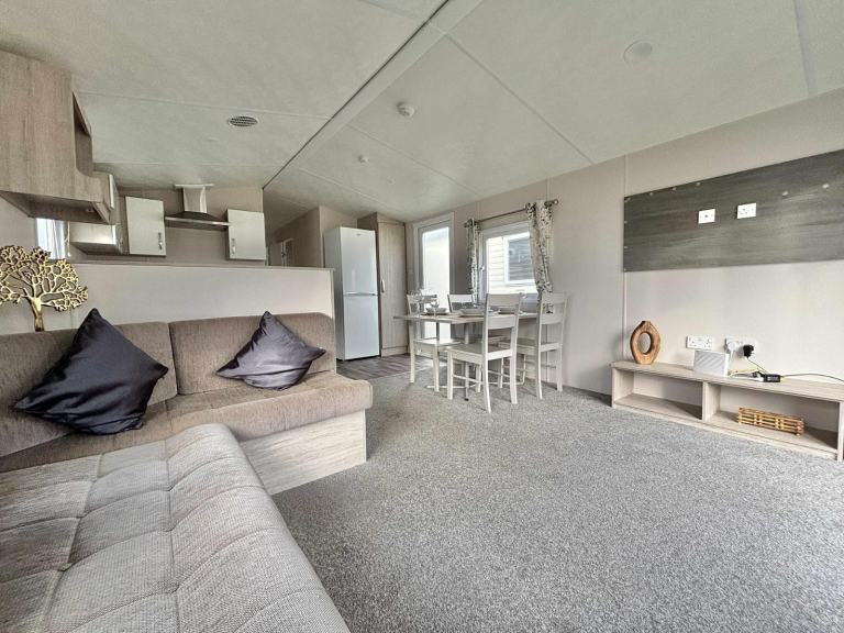 STATIC CARAVAN FOR SALE AT BROADLAND SANDS HOLIDAY PARK -