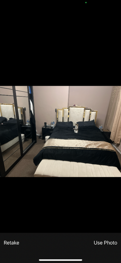 I have a lovely 2-bedroom flat in Old Street available for a council home swap.