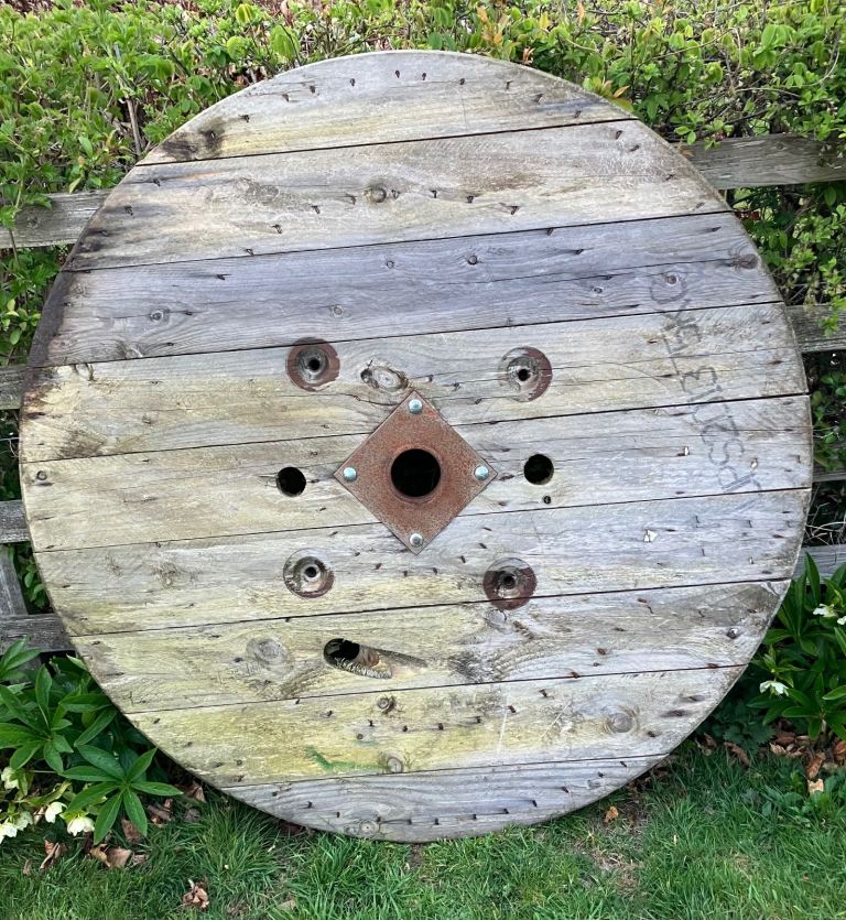 image for large wooden cable drum end