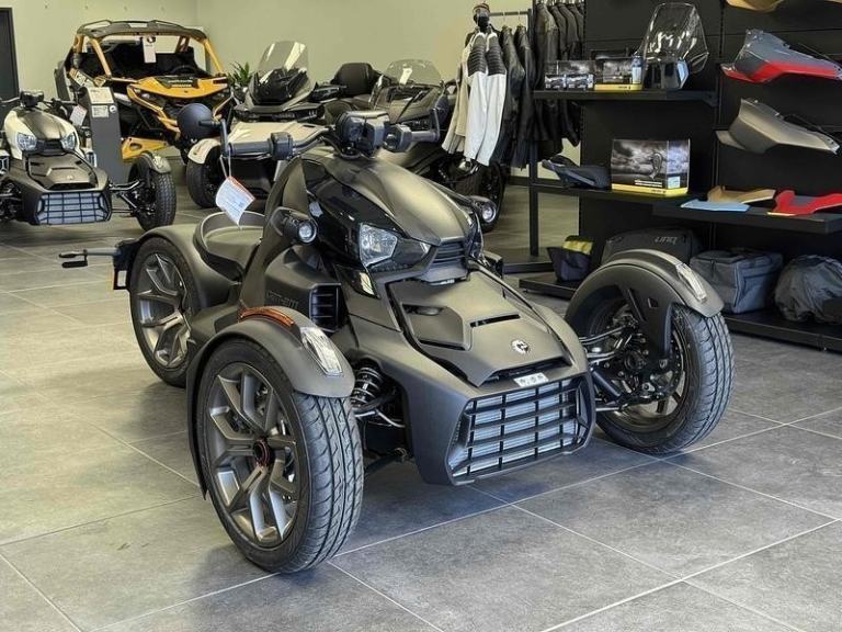 Can-Am Ryker 900 STD 900 ACE 3-Wheel 