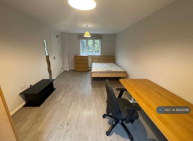 1 bedroom in Finbracks, Stevenage, SG1 (#2643098)