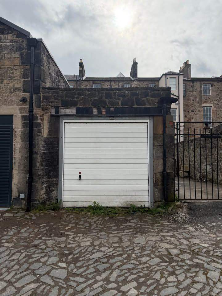 Lock up Garage to Rent
