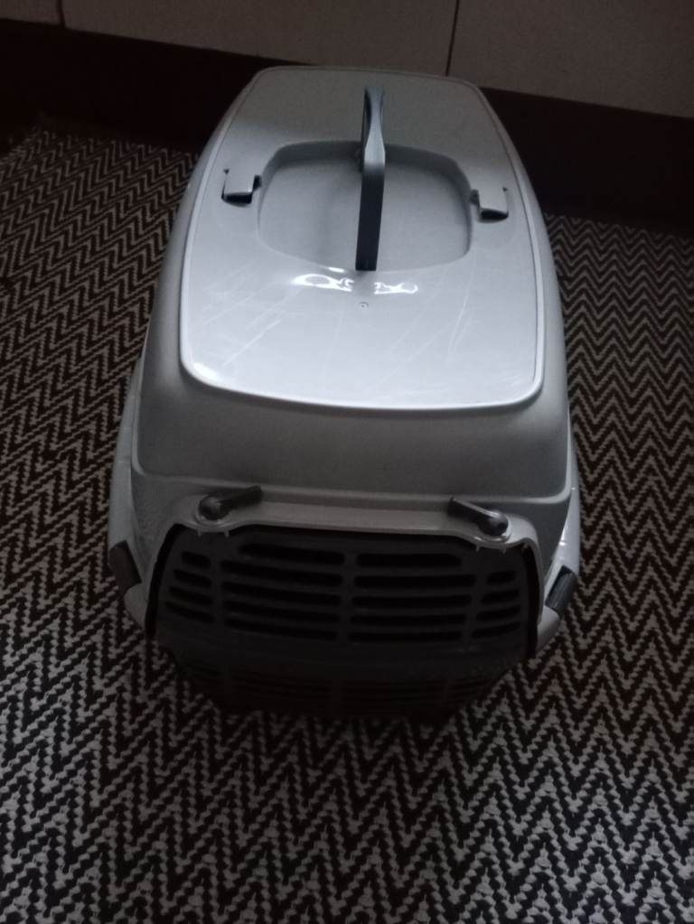 Standard size pet carrier