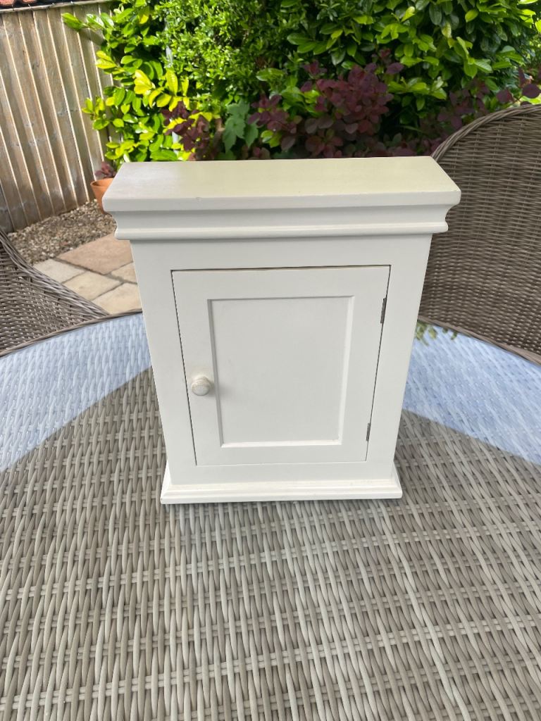 White Company Key Box