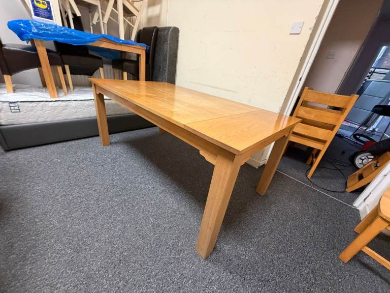 heavy oak wood dining room table £89 only (chairs sold