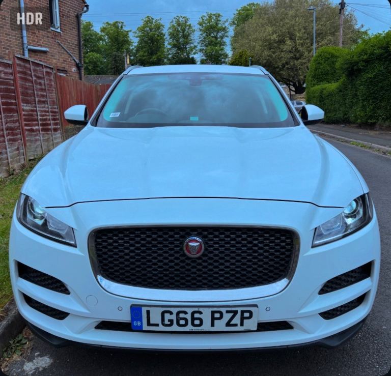 Jaguar F-PACE AUTOMATIC 10month mot 2key only 45k HPI Clear FSH £6595