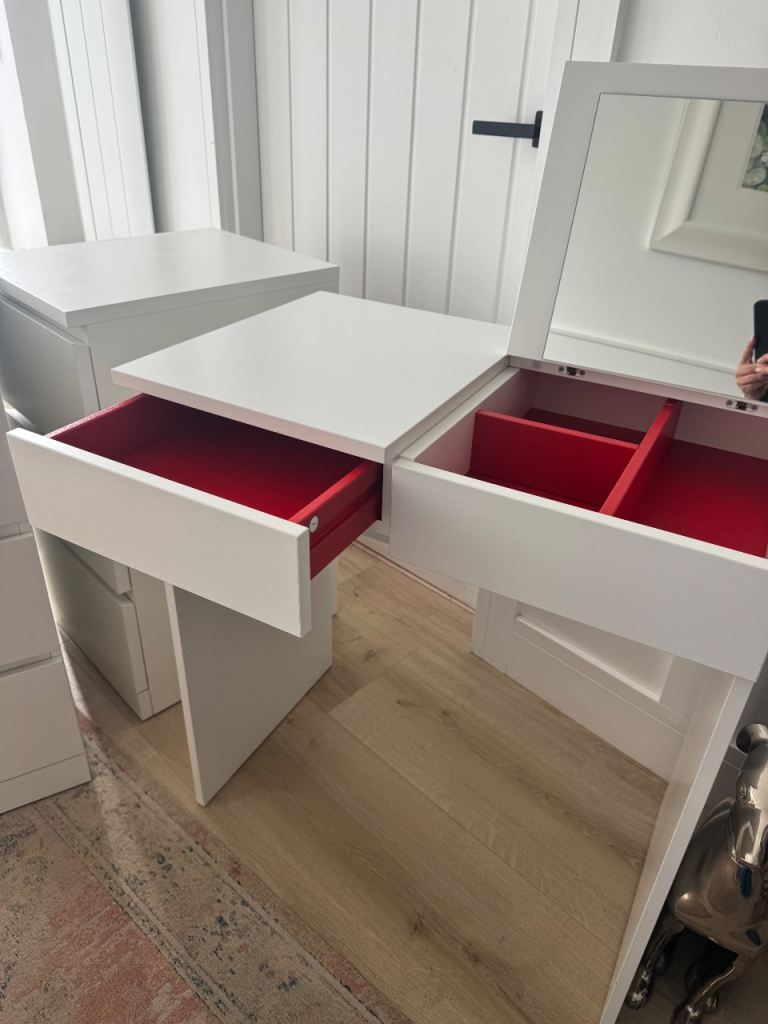 White small Dressing Table with Mirror and Drawers Ikea 