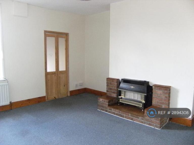 3 bedroom flat in Pelaw, Gateshead, NE10 (3 bed) (#2894308)