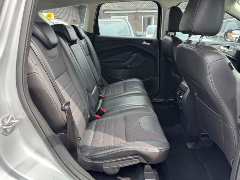 FORD KUGA 2.0 TDCi Titanium 2015