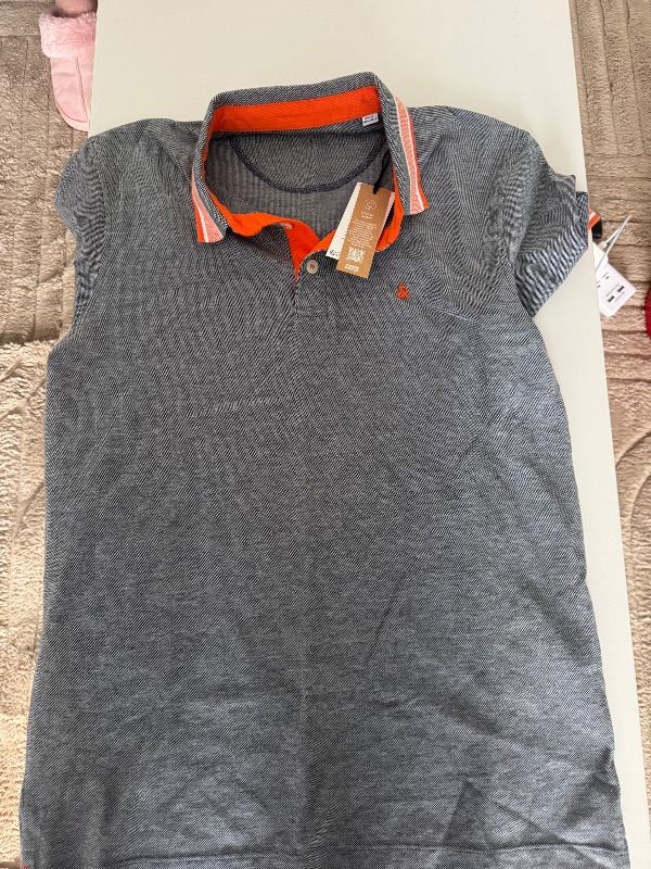 T shirt medium 