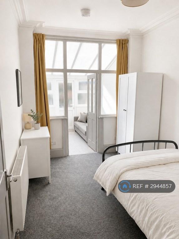 1 bedroom in Gladys Avenue, Portsmouth, PO2 (#2944857)