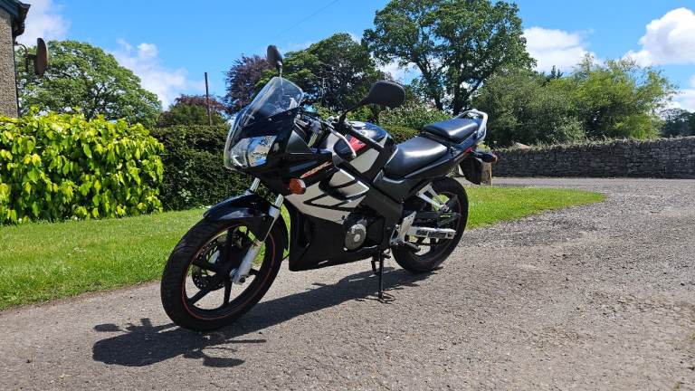 Honda CBR 125 CBR125R 2005
