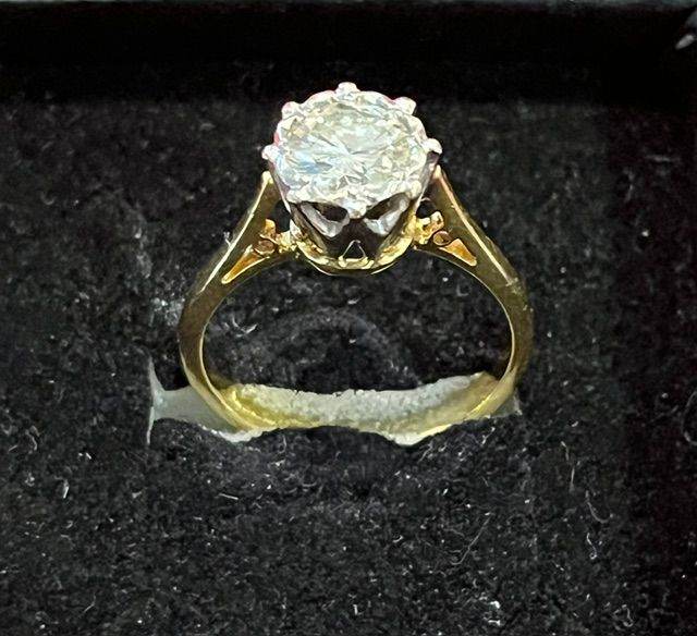 18ct yellow and white gold solitaire diamond ring