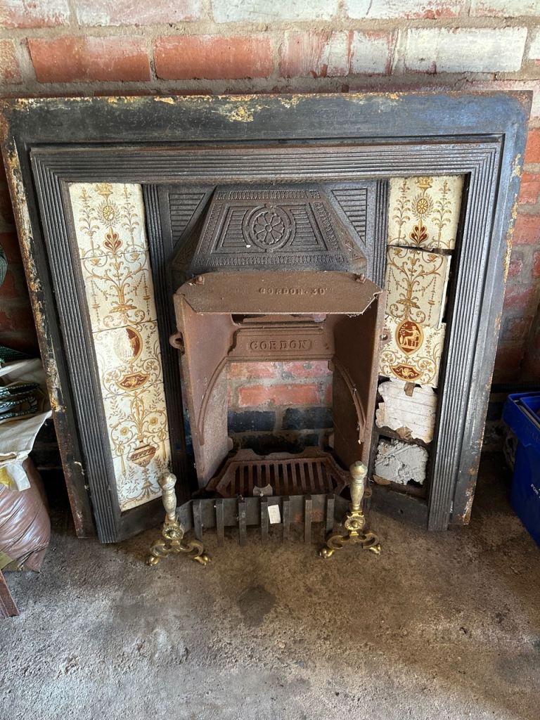 Cast iron fireplace £20.00