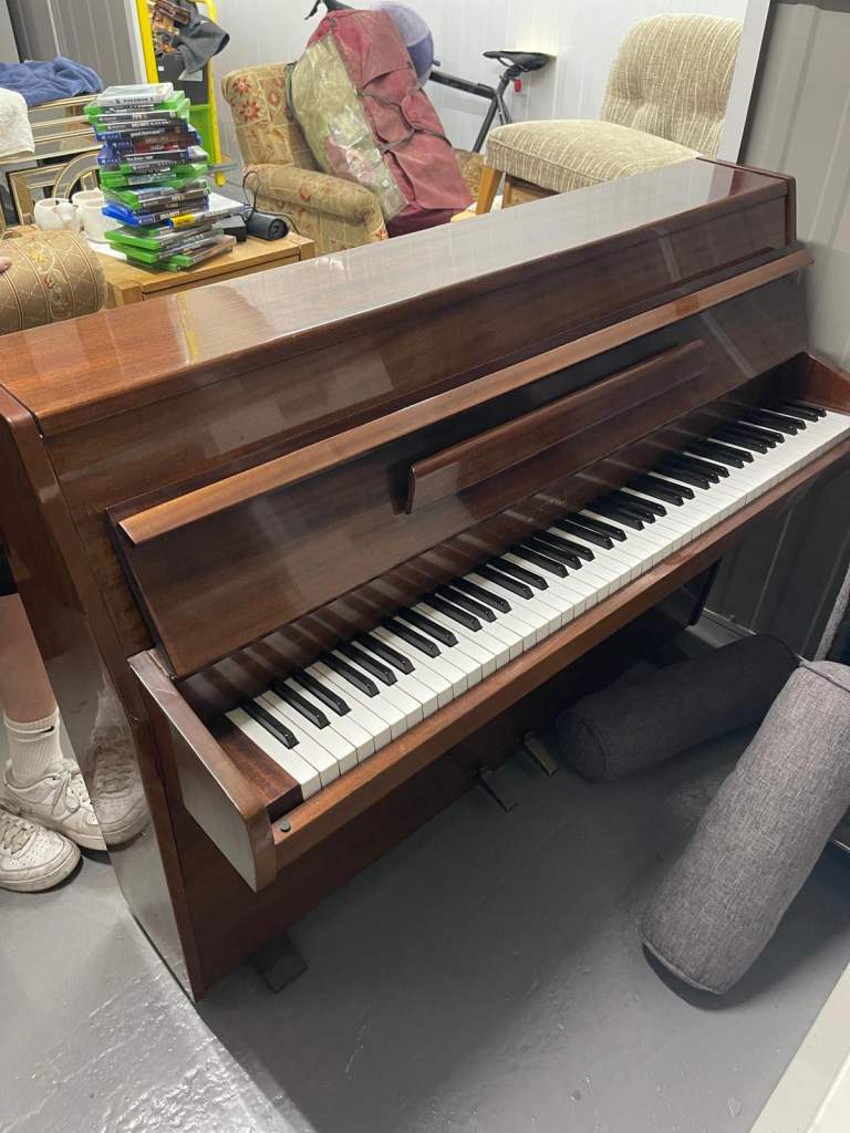 Compact Zender Upright Piano – Lovely Tone, Great Condition – £500