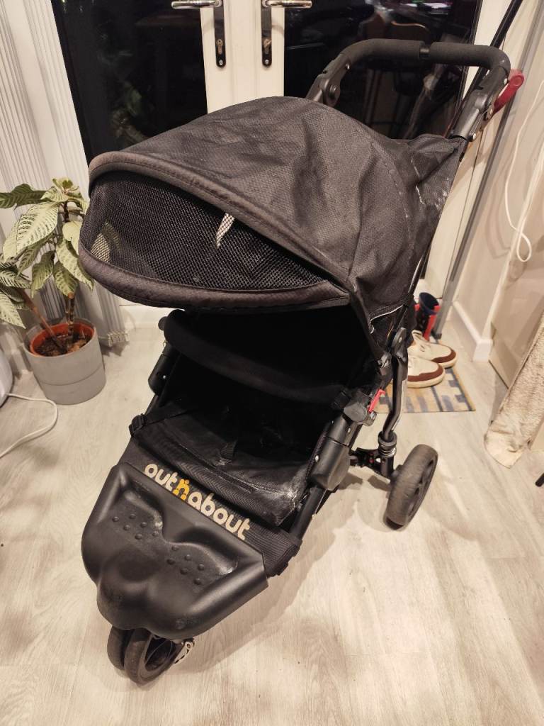 Out n About Little Nipper - Black, Good Condition