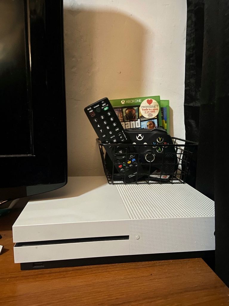 Xbox 1 & TV bundle with LED lights