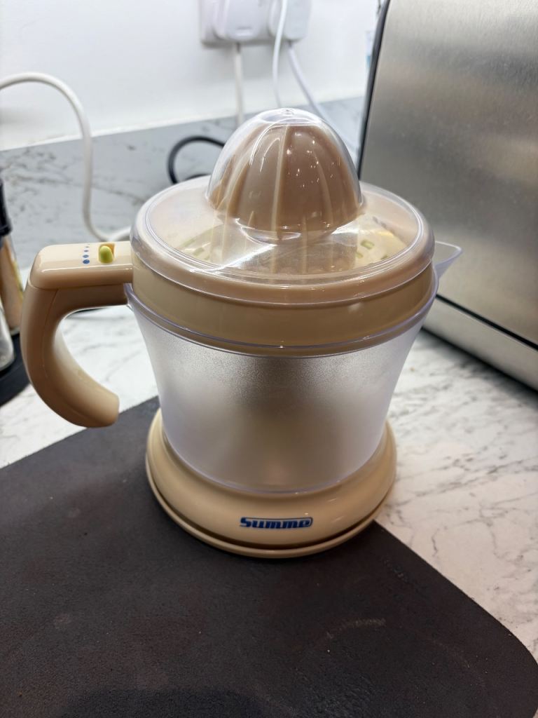 Juicer fruit machine