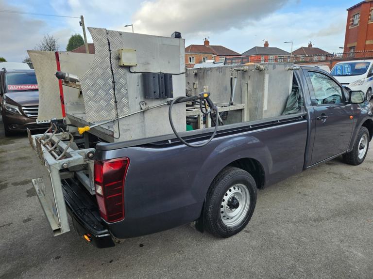 2017 Isuzu D-Max * WHEELIE BIN CLEANING VEHICLE * NO VAT* 66000 MILES Pick Up Diesel Manual