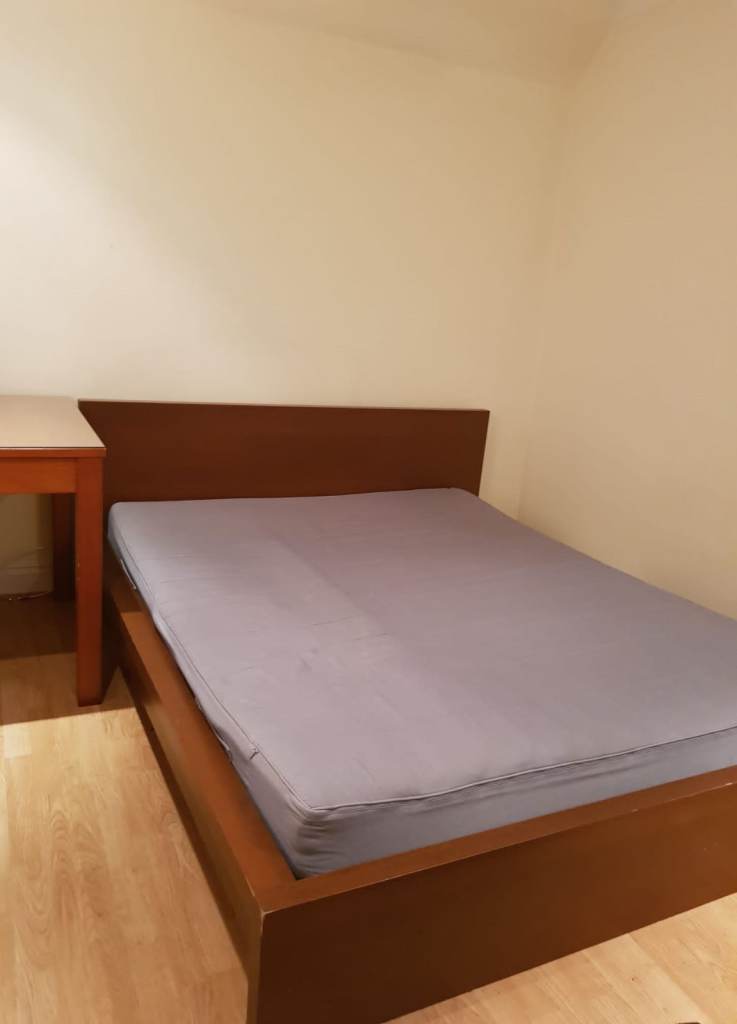  **studio comes fully furnished with ensuite bathroom and includes all utility bills and Council Tax