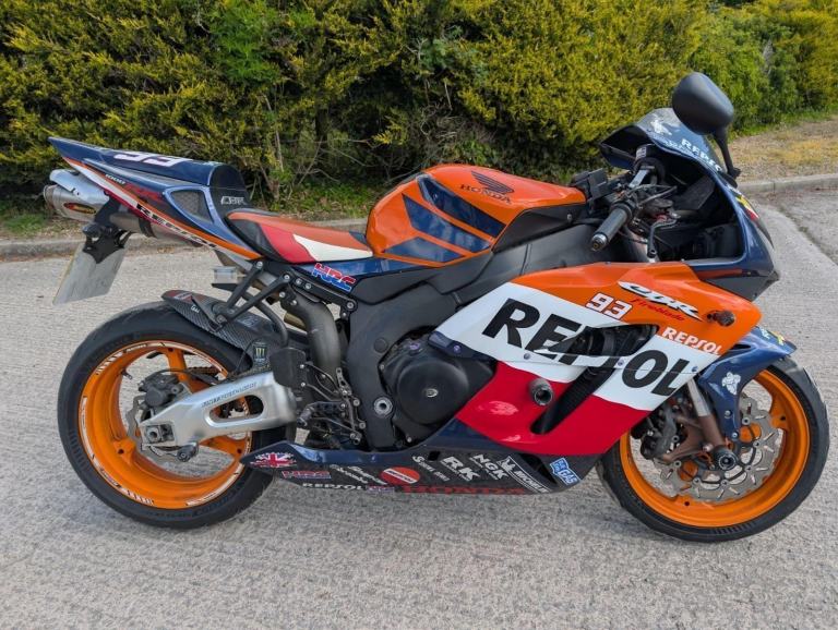 2005 Honda CBR1000RR Fireblade 11143 miles Honda CBR 1000 RR Fireblade