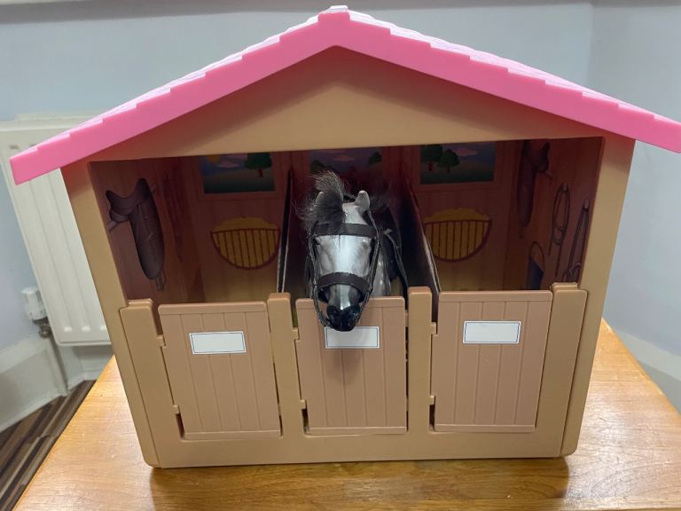 Stable block & horse 