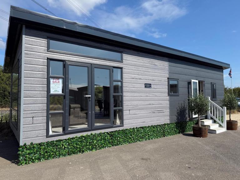 ATHENA 3 BED STATIC LODGE 14FT X 42FT | DG | CENTRAL HEATING | HIGH-SPEC KITCHEN