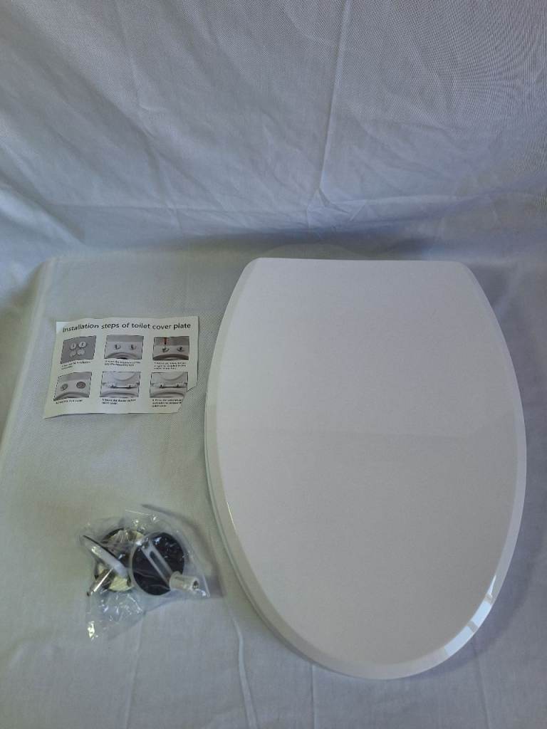 2 in 1 Family Toilet Seat, Built-in Child Seat, Soft Close Quick Release Magnet 44x35x6cm