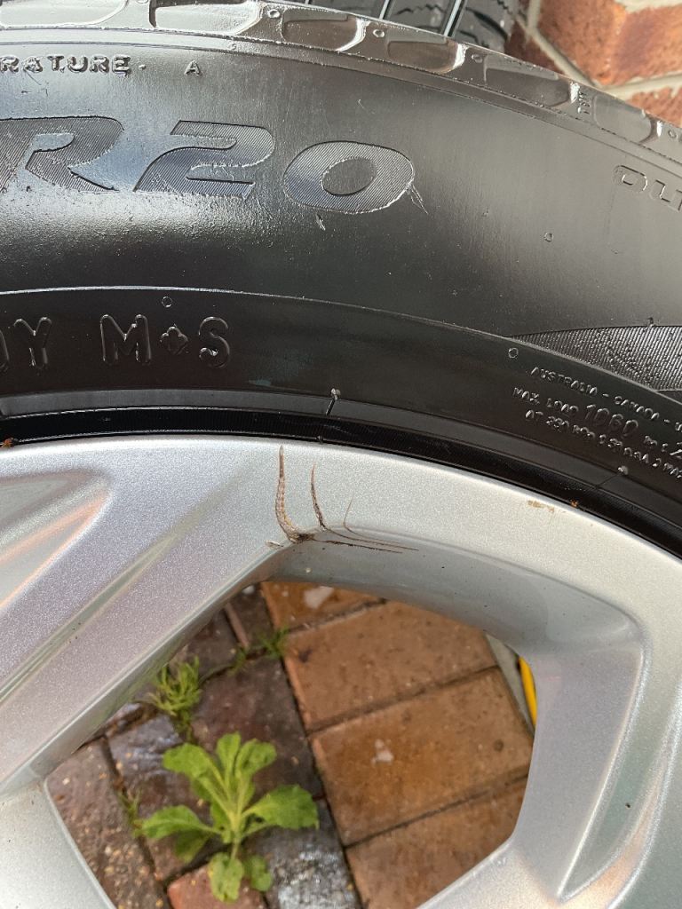 Genuine Range Rover alloy wheels 