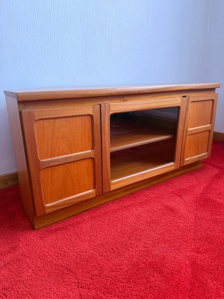 Free Delivery - Tv Wooden Unit (£50)