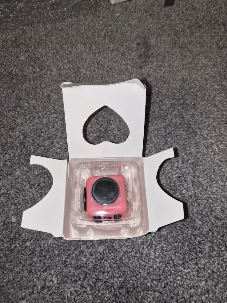 Fidget cube. All six sides have diffrent experience. Toy for all age. Kids. Adult. Fun for evryone