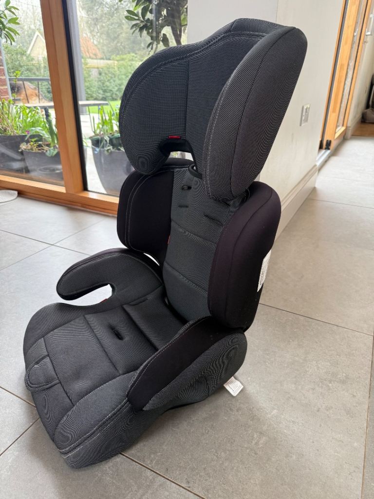 Halfords car seat - black / grey excellent condition 