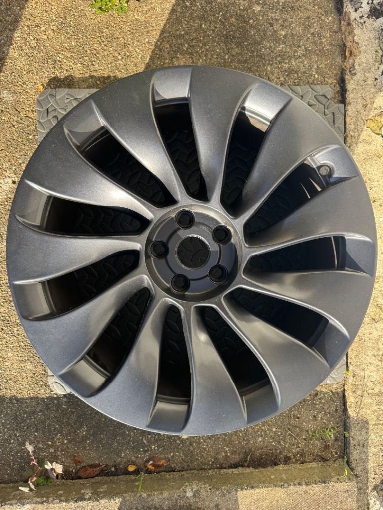 Original Tesla Model 3 Alloy - Uberturbine