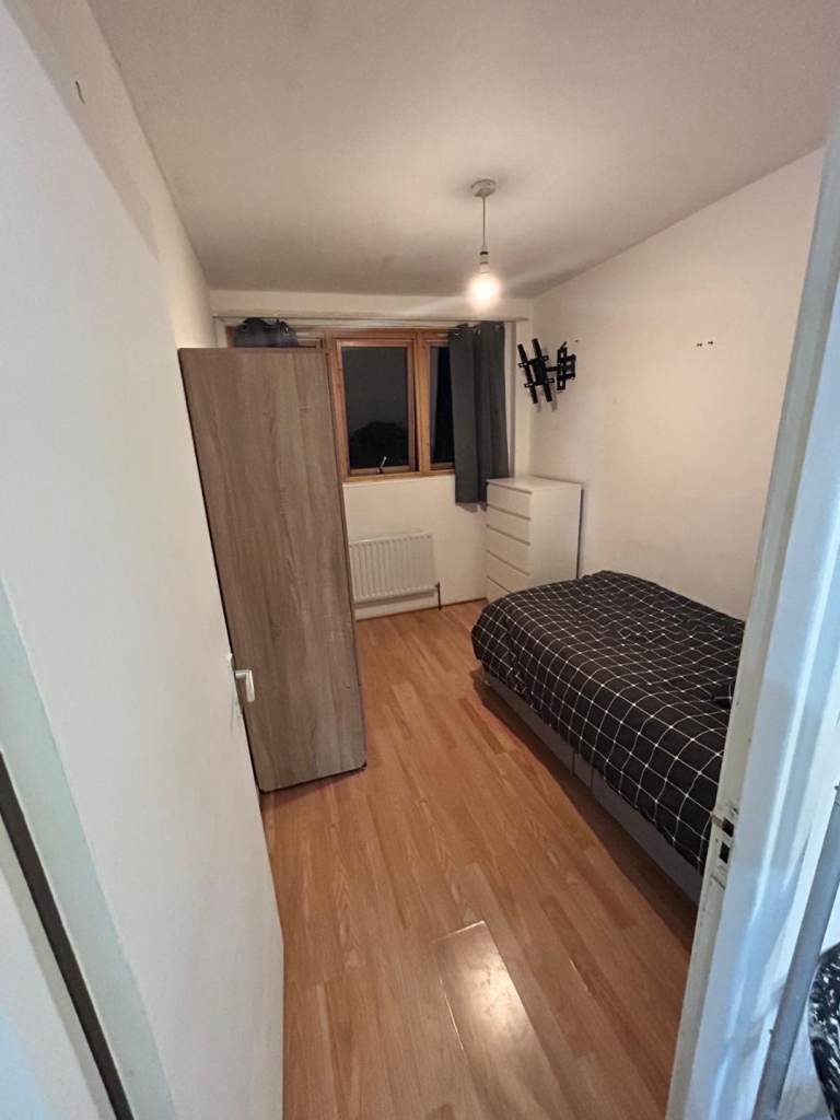 Large Single Room SW9 all bills included 
