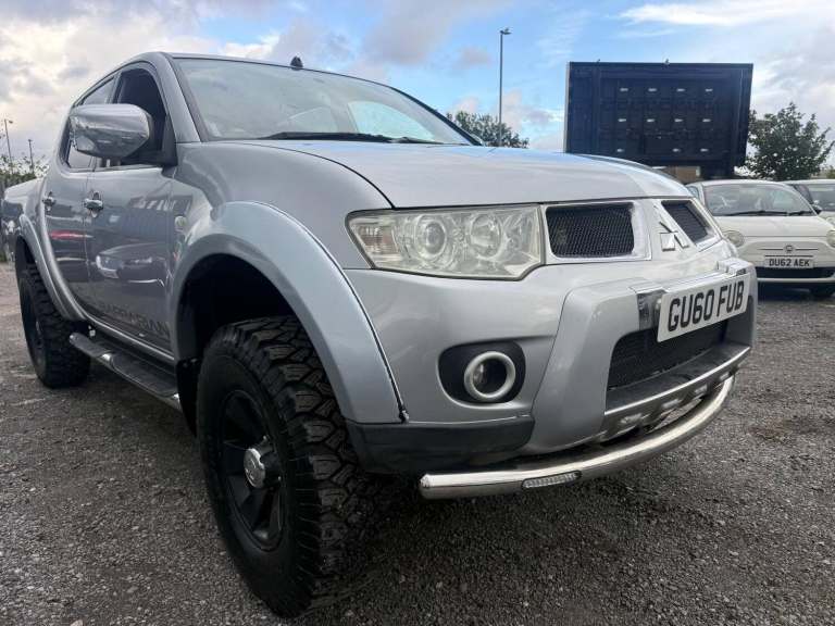 2010 (60) MITSUBISHI L200 BARBARIAN LB DCB DI-D 4X4 AUTO | Diesel | MOT 08/27