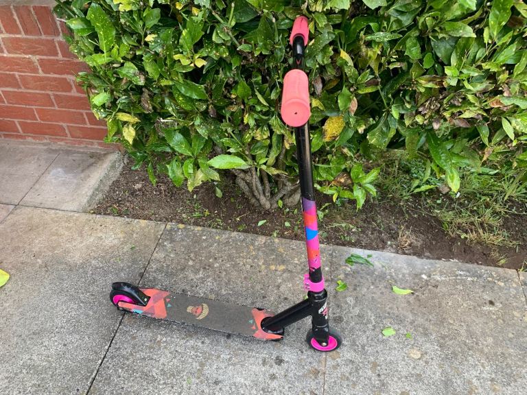 Kids Kick Scooters – Good Condition
