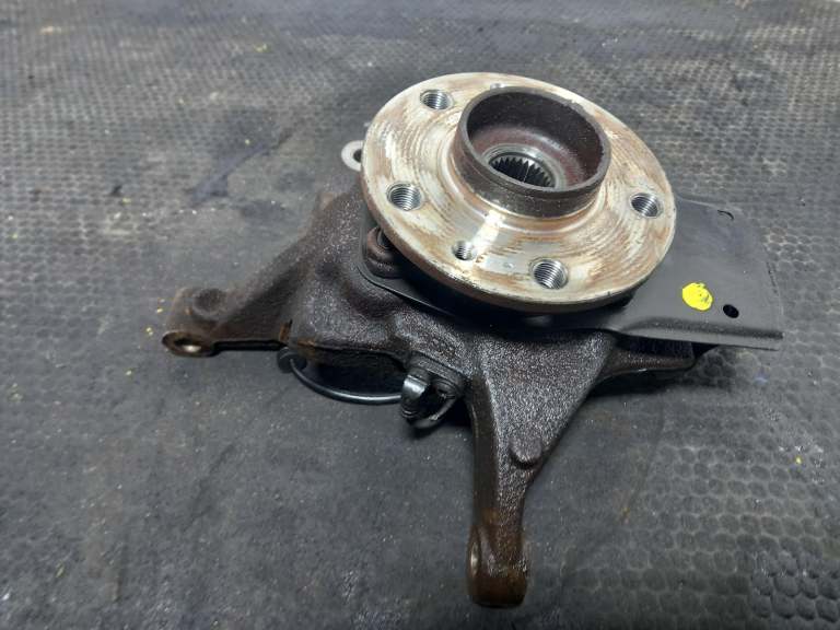 Renault Trafic Wheel Hub Stub Axle O/S 2014-2026 2.0l Diesel Front Rh